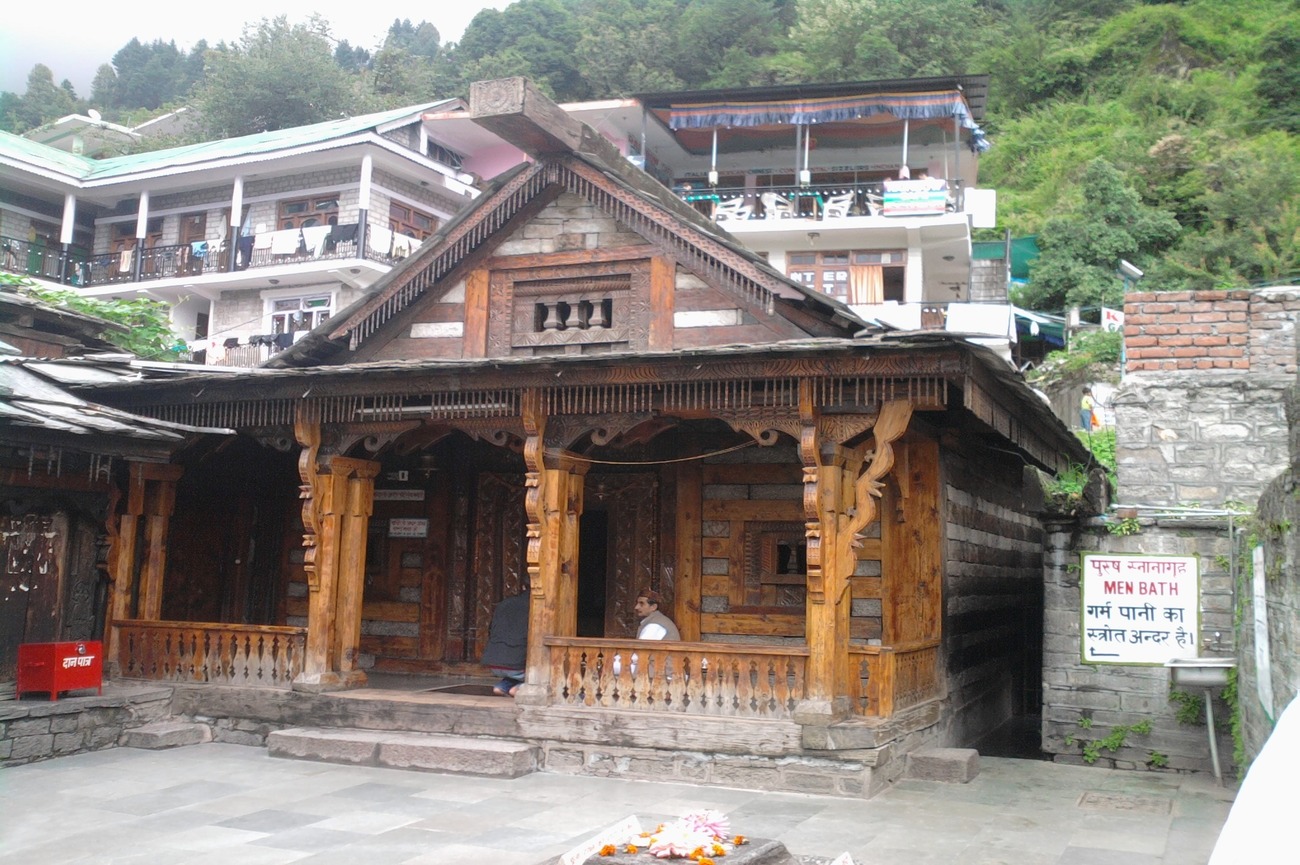 10 MAGNIFICENT TEMPLES IN MANALI